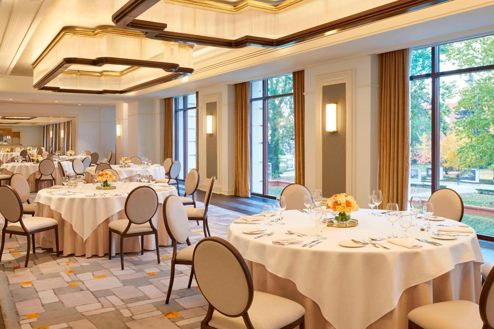 โรงแรมบริสตอล อะ ลักชัวรี คอลเลคชั่น โฮเต็ล วอร์ซอ ภายนอก รูปภาพ The ballroom at the Four Seasons Hotel